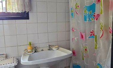 CASA A 2 CUADRAS DE AV. CONCON REÑACA, A PASOS DE PLAZA EL PRADO