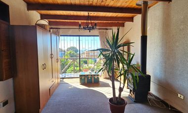 CASA A 2 CUADRAS DE AV. CONCON REÑACA, A PASOS DE PLAZA EL PRADO