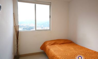 Apartamento de 3 alcobas en venta. Sabaneta, Tres Esquinas