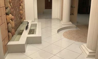 Casa Residencial en venta en el Estado de México. ( con alberca, salón de convivios, amueblada y decorada ).