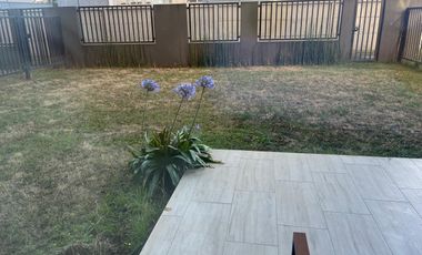 Excelente Departamento en Sector Los Pablos Con Patio y Terraza