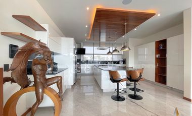 Casa de Lujo en Venta en Puerta las Lomas Coto con Amenidades