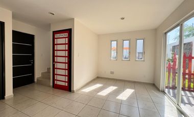 Casa en Venta en Puerta de Piedra con 64 m2 de terreno excedente