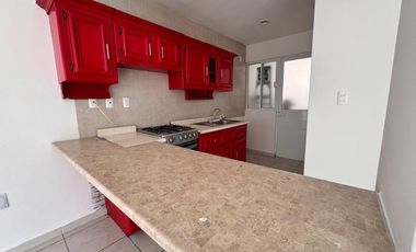 Casa en Venta en Puerta de Piedra con 64 m2 de terreno excedente