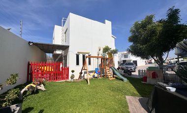 Casa en Venta en Puerta de Piedra con 64 m2 de terreno excedente