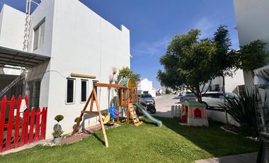 Casa en Venta en Puerta de Piedra con 64 m2 de terreno excedente