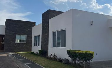 VENTA DE CAS A 2 MINUTOS DE LA ZONA DORADA DE METEPEC