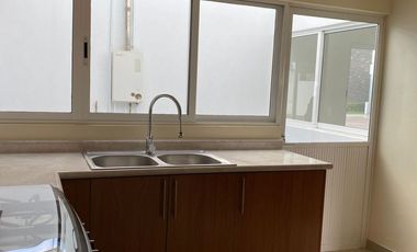 VENTA DE CAS A 2 MINUTOS DE LA ZONA DORADA DE METEPEC