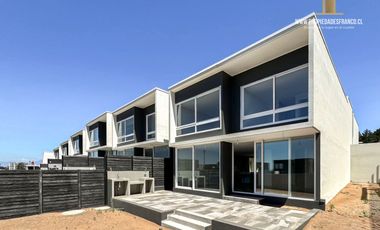 CONCON VENTA CASA A ESTRENAR 3D 4B CON VISTA EN CONDOMINIO