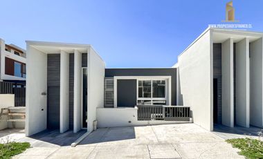 CONCON VENTA CASA A ESTRENAR 3D 4B CON VISTA EN CONDOMINIO