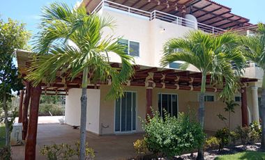 Villa con alberca Fracc. MArina Diamante