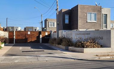 Casa en venta sin muebles 2D 1.5B Condominio Los Lucumos, sector Bosque Orte. III, Coquimbo