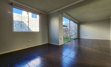 Casa en venta sin muebles 2D 1.5B Condominio Los Lucumos, sector Bosque Orte. III, Coquimbo