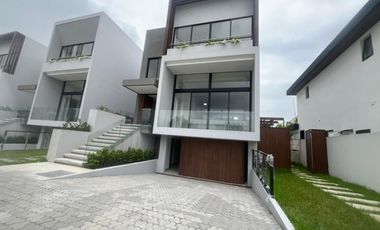 Townhouse a la venta en Isla Mocolí