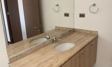 Hermosa casa 3 dormitorios 3 baños en condominio Los Poleros