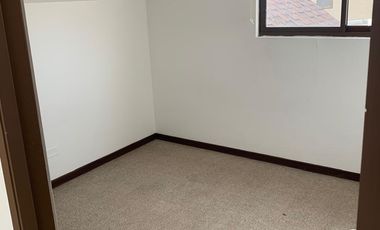Hermosa casa 3 dormitorios 3 baños en condominio Los Poleros