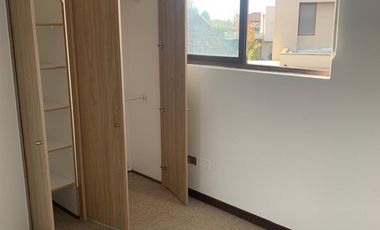 Hermosa casa 3 dormitorios 3 baños en condominio Los Poleros