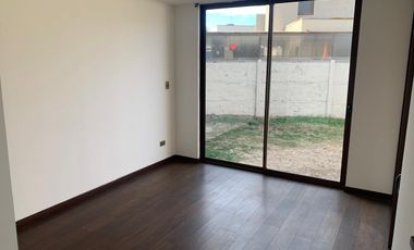 Hermosa casa 3 dormitorios 3 baños en condominio Los Poleros