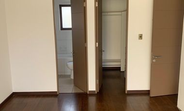 Hermosa casa 3 dormitorios 3 baños en condominio Los Poleros
