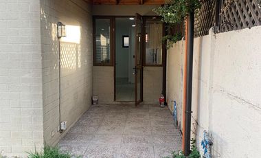 Hermosa casa 3 dormitorios 3 baños en condominio Los Poleros