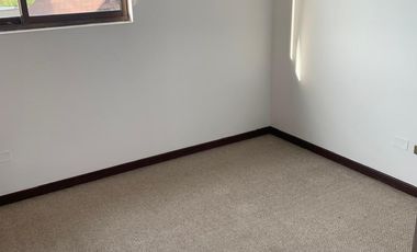 Hermosa casa 3 dormitorios 3 baños en condominio Los Poleros