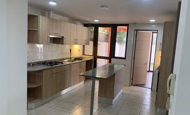 Hermosa casa 3 dormitorios 3 baños en condominio Los Poleros