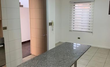 Hermosa casa 3 dormitorios 3 baños en condominio Los Poleros