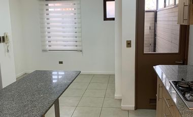 Hermosa casa 3 dormitorios 3 baños en condominio Los Poleros