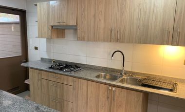 Hermosa casa 3 dormitorios 3 baños en condominio Los Poleros