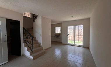 CASA EN FRACC. VIÑEDOS - Modelo Chico