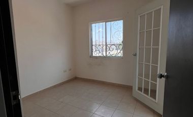 CASA EN FRACC. VIÑEDOS - Modelo Chico