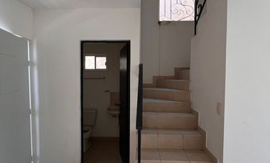 CASA EN FRACC. VIÑEDOS - Modelo Chico