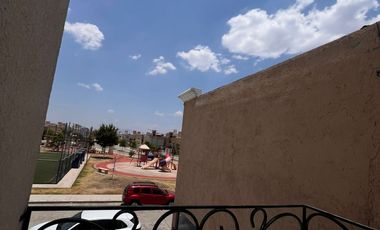 CASA EN FRACC. VIÑEDOS - Modelo Chico