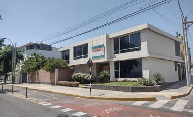 Preciosa casa en chorrillos frente al mar