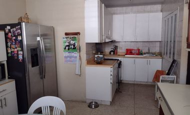 Preciosa casa en chorrillos frente al mar