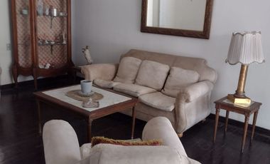 Preciosa casa en chorrillos frente al mar