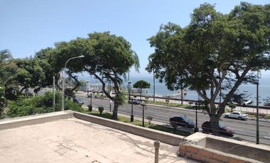 Preciosa casa en chorrillos frente al mar