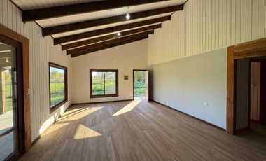 Casa nueva de 1 piso orilla pavimento km 20 camino a Cato