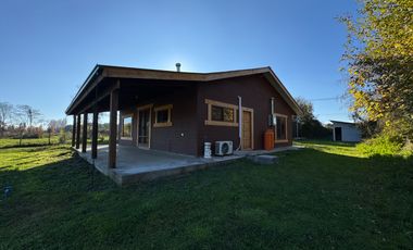 Casa nueva de 1 piso orilla pavimento km 20 camino a Cato