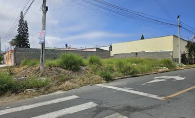 EN VENTA TERRENO ESQUINERO  EN SALINAS / SANTA ELENA