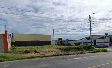 EN VENTA TERRENO ESQUINERO  EN SALINAS / SANTA ELENA