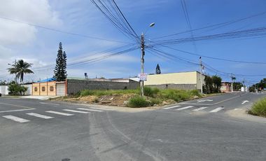 EN VENTA TERRENO ESQUINERO  EN SALINAS / SANTA ELENA