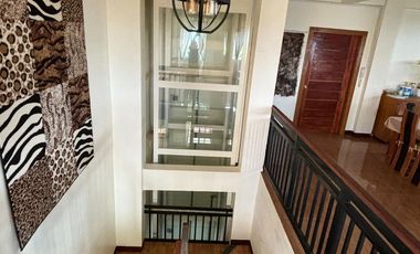 House and Lot with Elevator in Tagaytay for sale