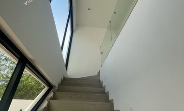 Casa nueva en venta con amenidades premium en una de las mejores privadas de Mérida.