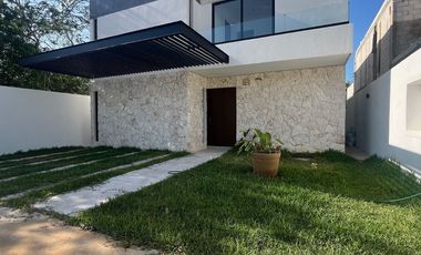 Casa nueva en venta con amenidades premium en una de las mejores privadas de Mérida.