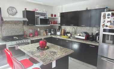 Casa en venta en Avenida Desierto de los Leones