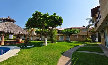 CASA EN CONDOMINIO EN VENTA EN JOYAS DE IXTAPA 4 RECAMARAS