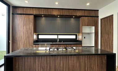 VENTA DE CASA EN CONDOMINIO EN LA VISTA RESIDENCIAL
