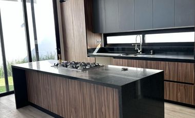 VENTA DE CASA EN CONDOMINIO EN LA VISTA RESIDENCIAL