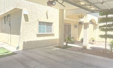 CASA DE RENTA EN FRACCIONAMIENTO LAS FUENTES